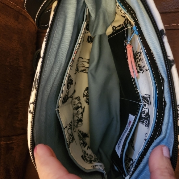 Handcrafted Dog Crossbody NWOT - Picture 3 of 7